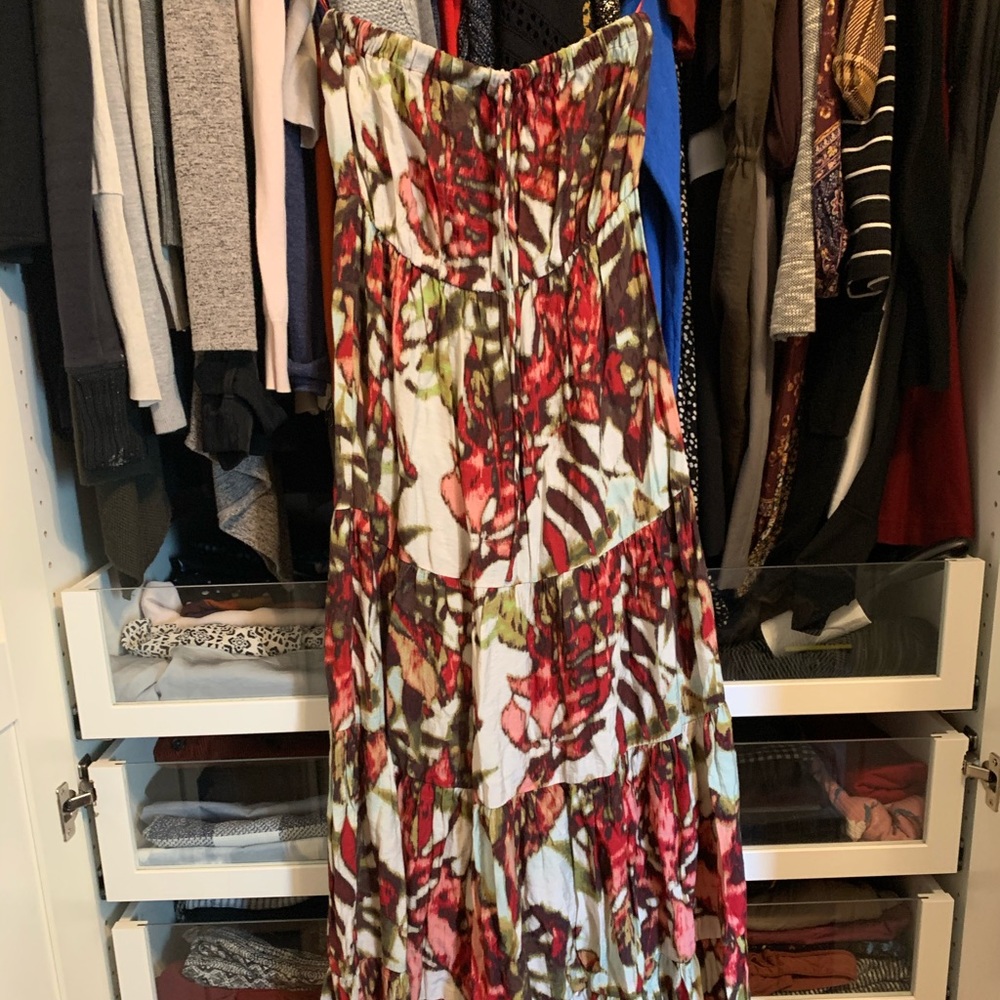 Long, flowy, Strapless dress